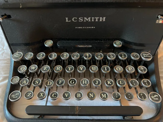 L.C. Smith Typewriter image indicator(2)