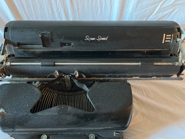 L.C. Smith Typewriter image indicator(3)