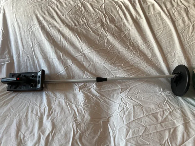 RadioShack Metal Detector image indicator(2)