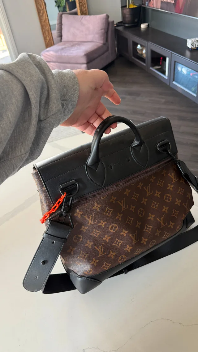 Louis Vuitton Handbag image indicator(2)