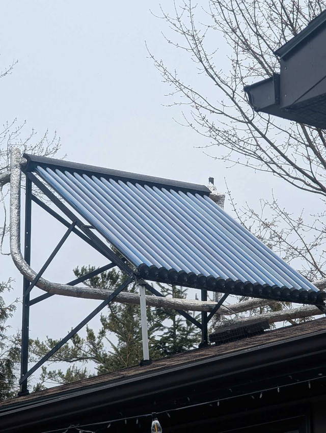 Solar hot water heater