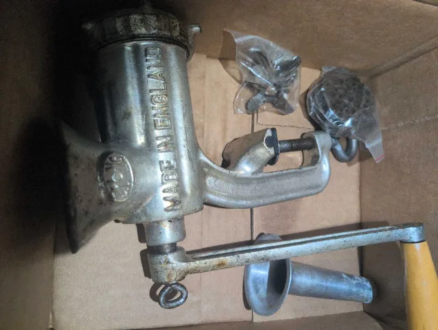 Heavy duty meat grinder image indicator(4)