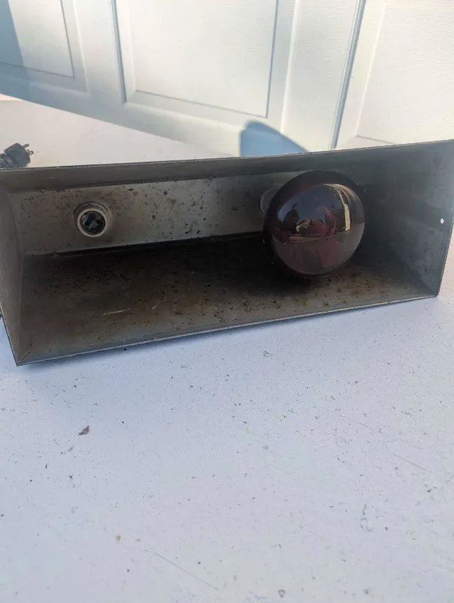 Grow light or brooder plants or chicks image indicator(4)