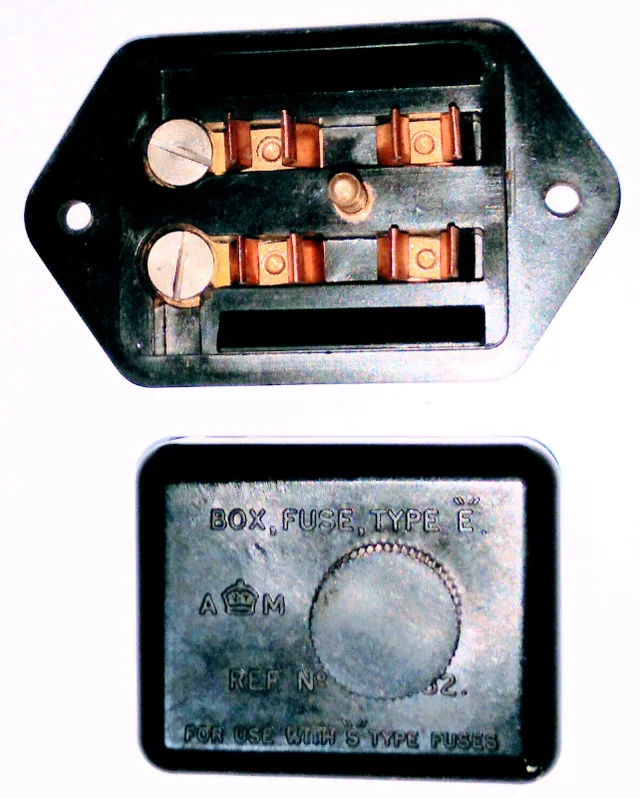 Fuse box type E - Ref. 5C/882 Call Text 705-440-9159 thumbnail