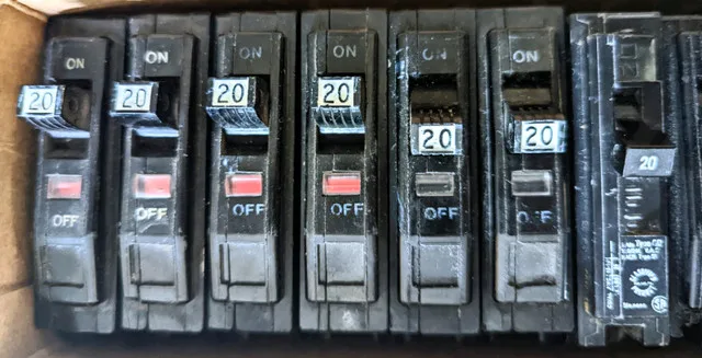 Square D Breakers variety sizes call or text 705-440-9159 thumbnail