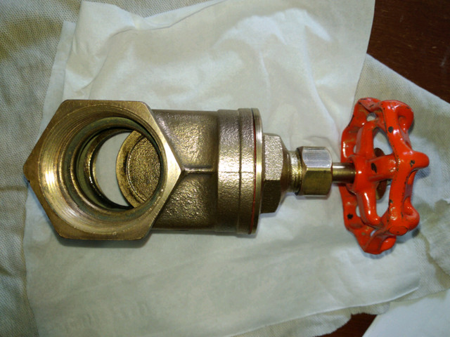 Gate valve 1 - 1/2 in size call text make offer 705-440-9159 - photo 3