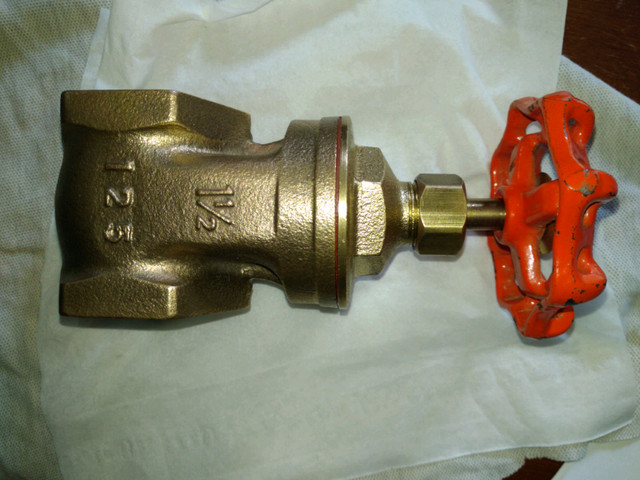 Gate valve 1 - 1/2 in size call text make offer 705-440-9159 - photo 4