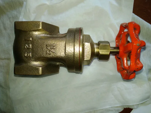 Gate valve 1 - 1/2 in size call text make offer 705-440-9159 image indicator(4)
