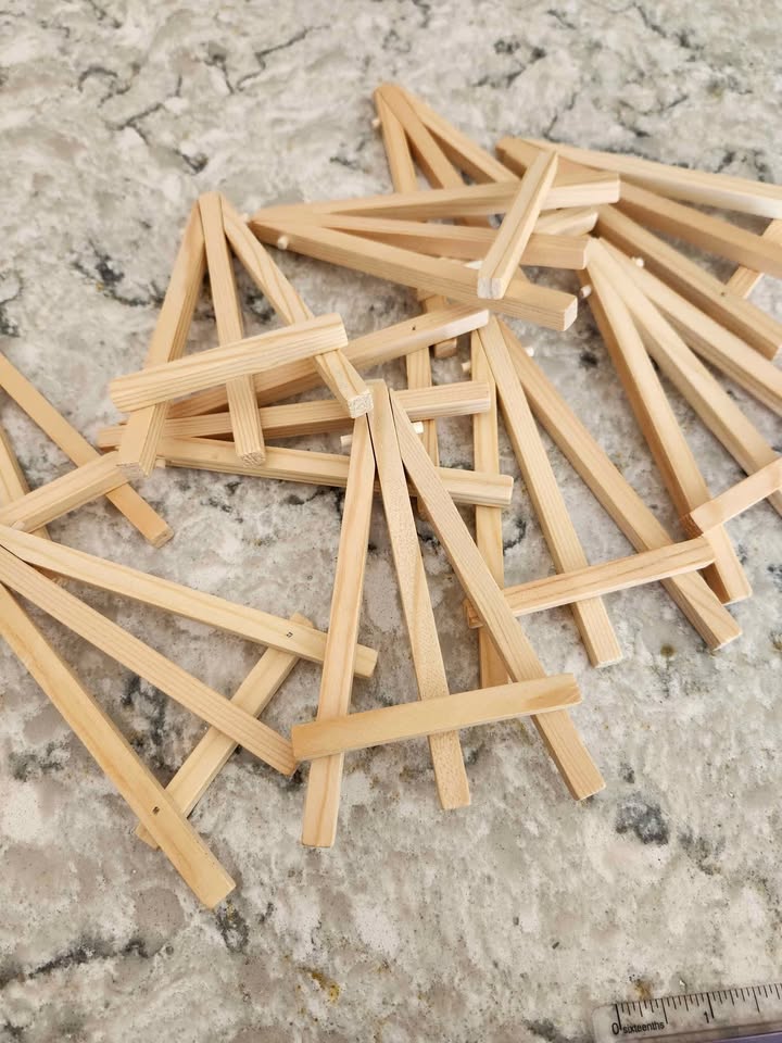 10 Mini Easel Set - Great Deal, Baby or Bridal Shower - photo 4