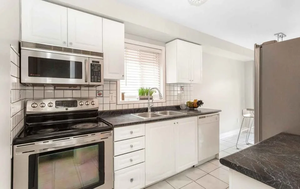 🏡 3 Beds 2.5 Baths House in Great Neighbourhood image indicator(5)