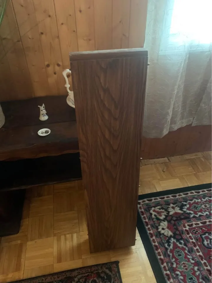 Kitchen table and 6 chairs image indicator(5)