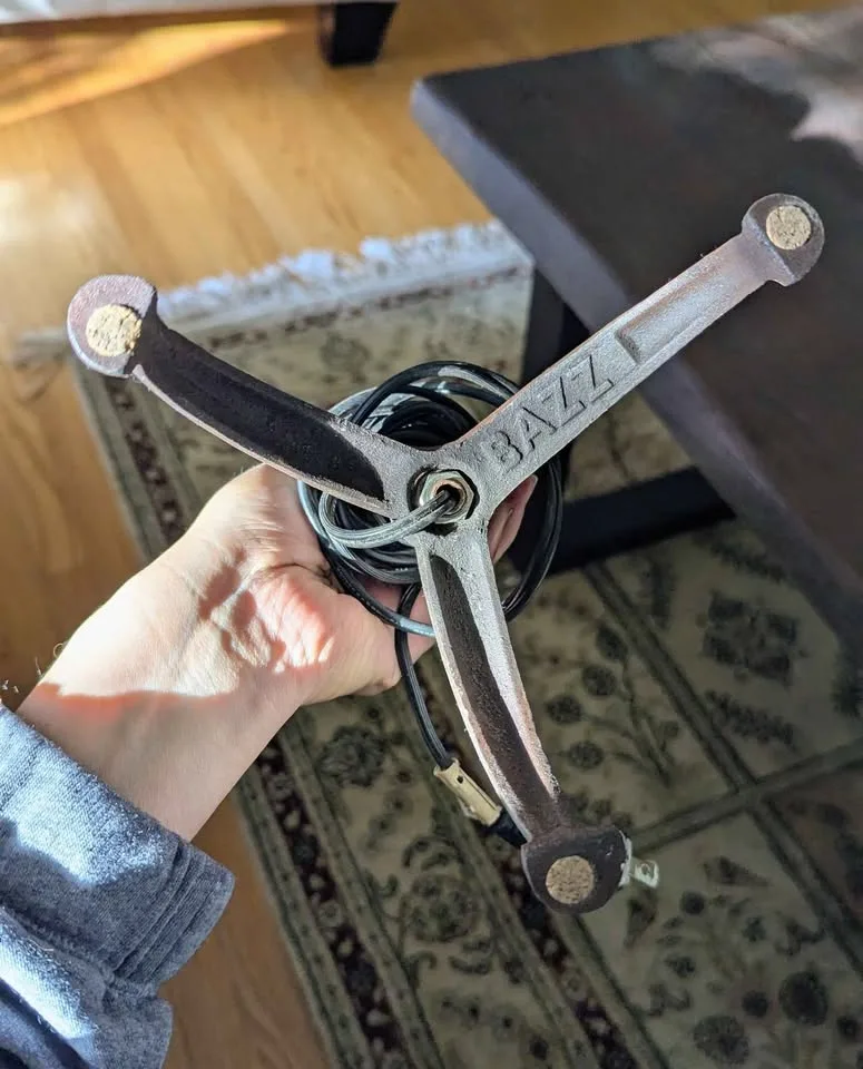 Pair of Vintage BAZZ lamps 🇨🇦 image indicator(2)