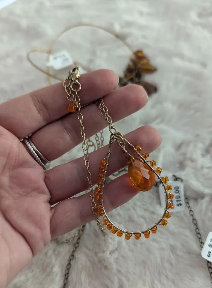 Pretty NEW Beaded Jewelry (LOT of 7) image indicator(4)