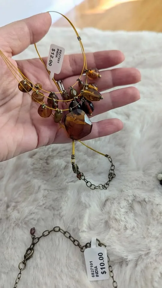 Pretty NEW Beaded Jewelry (LOT of 7) image indicator(5)