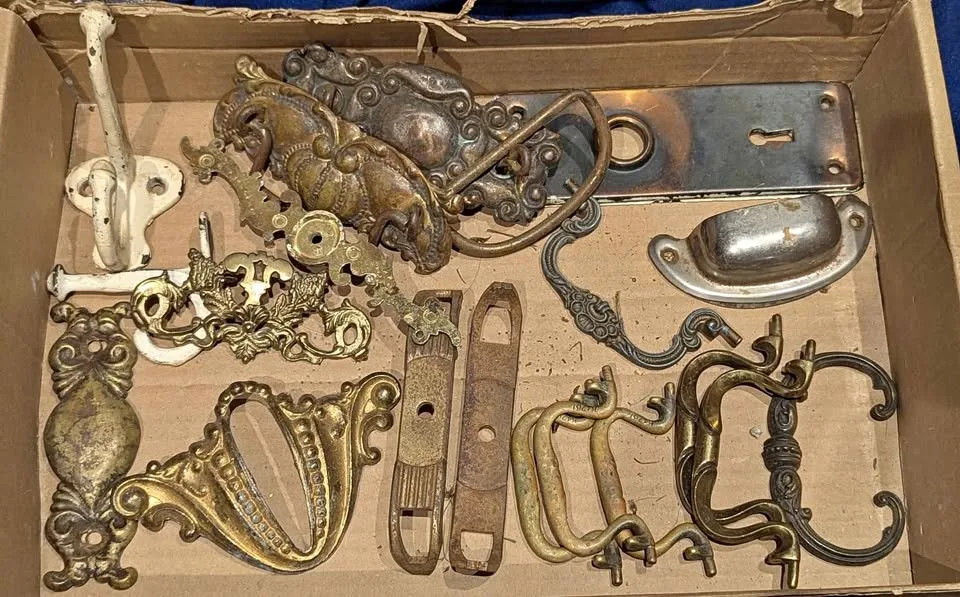 Box of Vintage Mixed Hardware – Brass Drawer Pulls, Hooks thumbnail