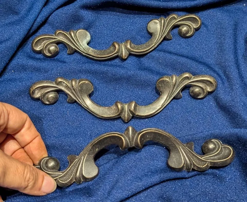 Set of 3 Vintage Brass Drawer Pulls image indicator(4)