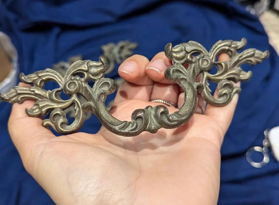 Set of 3 Antique Brass Drawer Pulls image indicator(4)