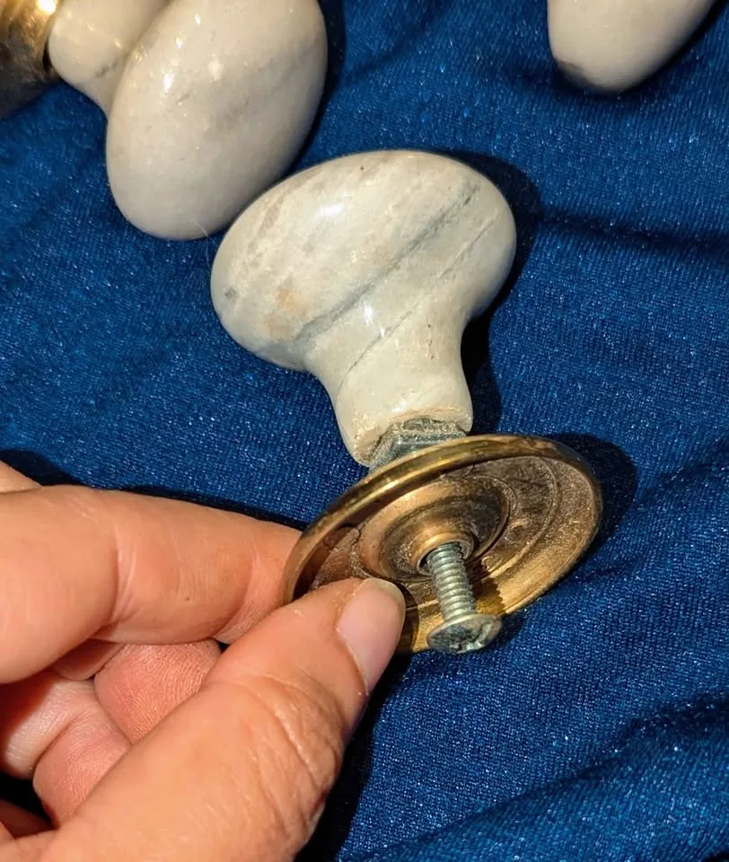 Vintage Marble & Brass Drawer Knobs – Set of 3 (1960s-70s) image indicator(2)