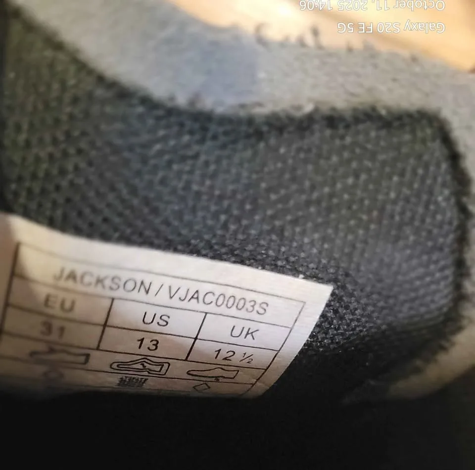 Levi's kids shoes image indicator(2)