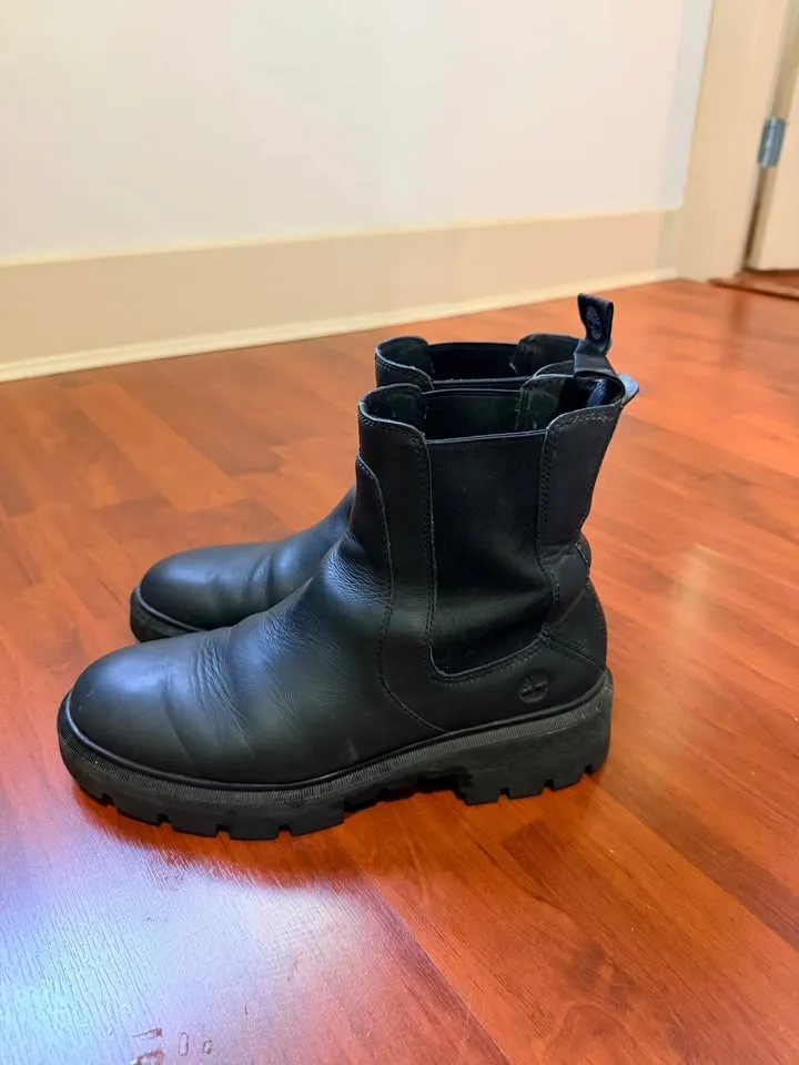 Women’s Timberland Chelsea Boots 9.5 image indicator(2)