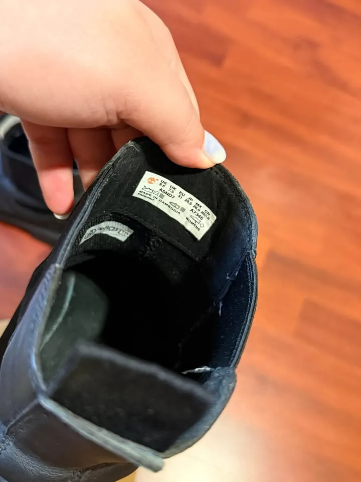 Women’s Timberland Chelsea Boots 9.5 image indicator(7)