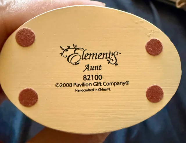 Pavilion Gift Co Element “Aunts Bring Happiness To Our Lives” image indicator(3)
