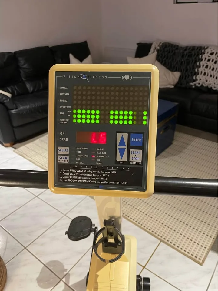 Recumbent exercise bike - Vision Fitness R2200 image indicator(5)