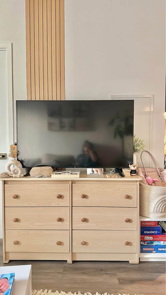 TV / TV table / Dresser / 2 night stands - Moving out sale - photo 2