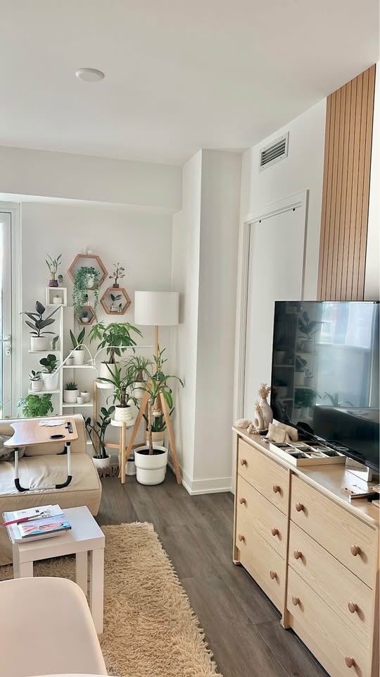 Ikea floor lamp - Moving out sale - photo 2