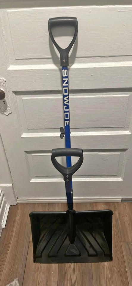Snow Shovel with Handle for Heavy Lifting