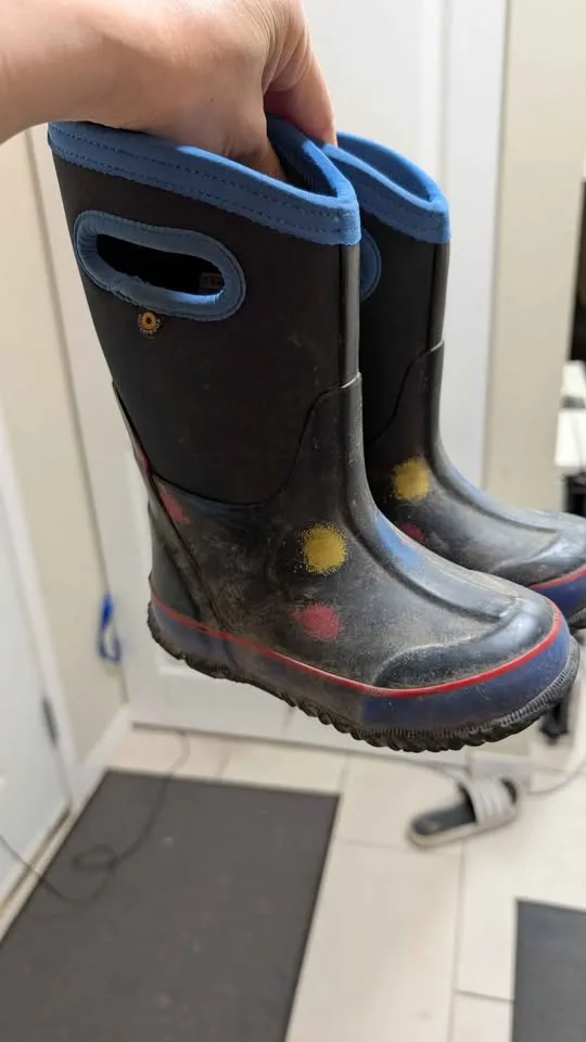 BOGS Snow/Rain winter BOOTS size 11K image indicator(4)