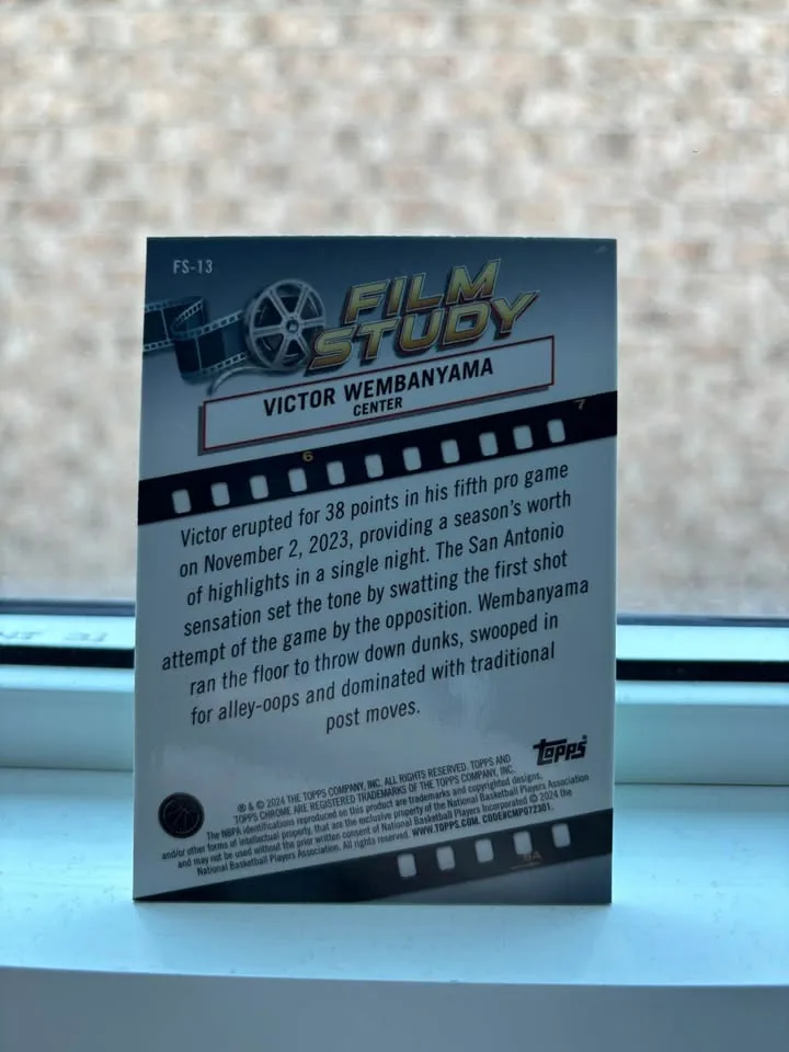 2022 Topps Chrome Update Juan Soto Base #U-1 image indicator(2)