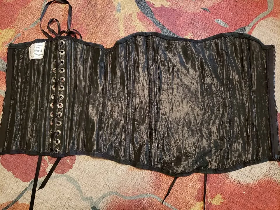 New World Tartan Corset image indicator(4)