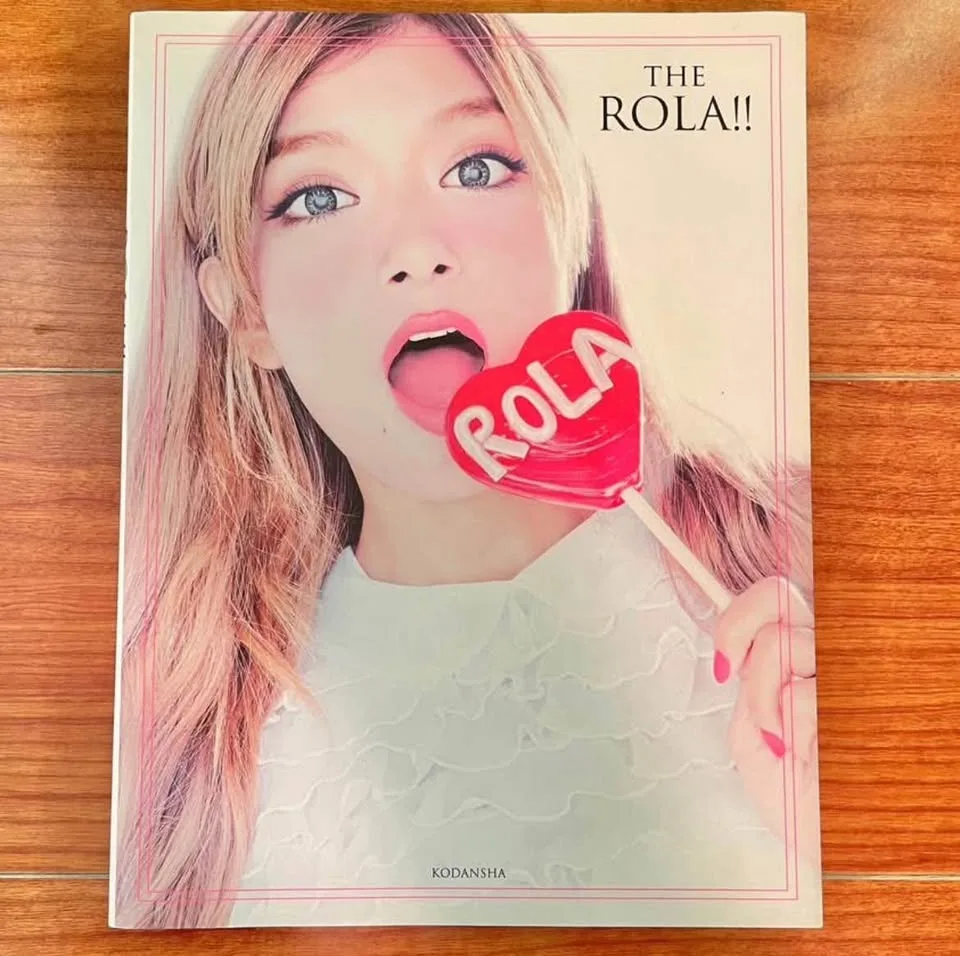 Bundle of 8 Japanese Fashion Books & Magazines image indicator(6)