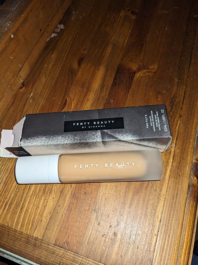 Fenty Beauty Rianna Foundation - photo 3