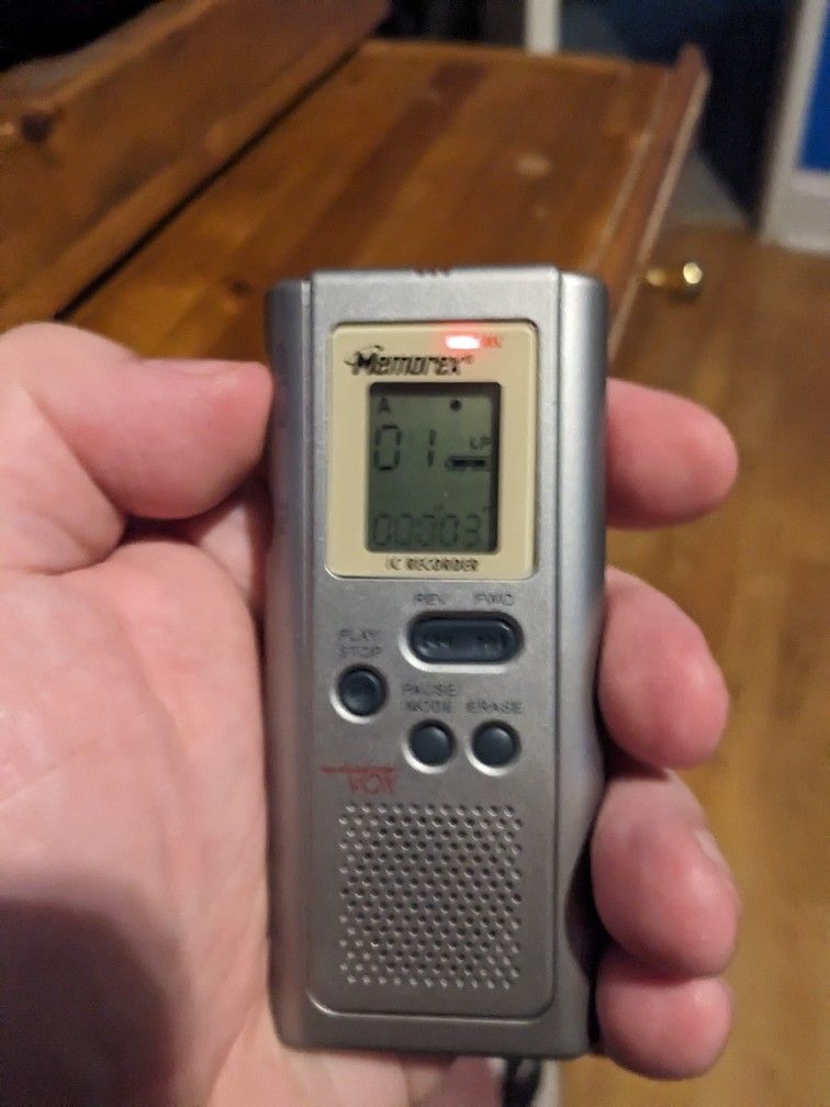 Memorex Digital Voice Recorder - photo 2