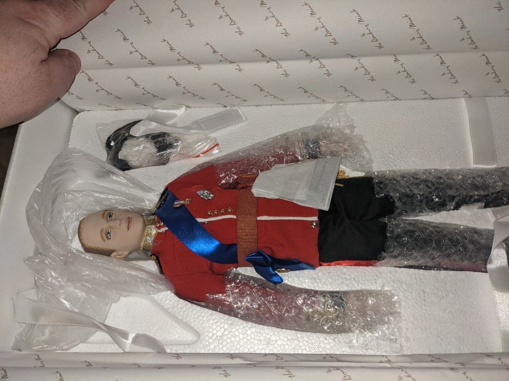 Danbury Mint Prince William Doll - photo 2