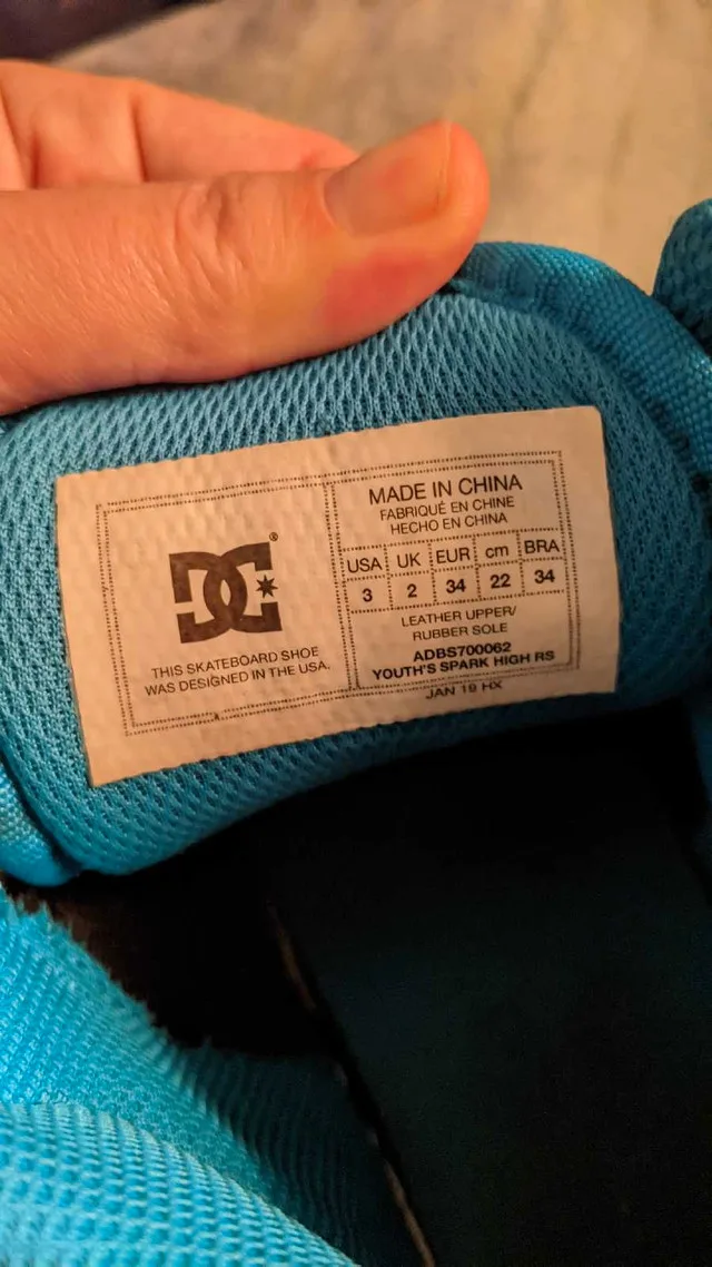 DC Spark High Top Shoes - Size 3 image indicator(2)