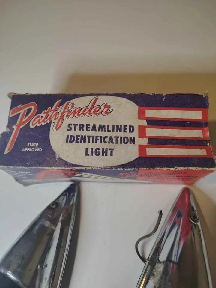 Vintage spray 474 cab lights. image indicator(5)