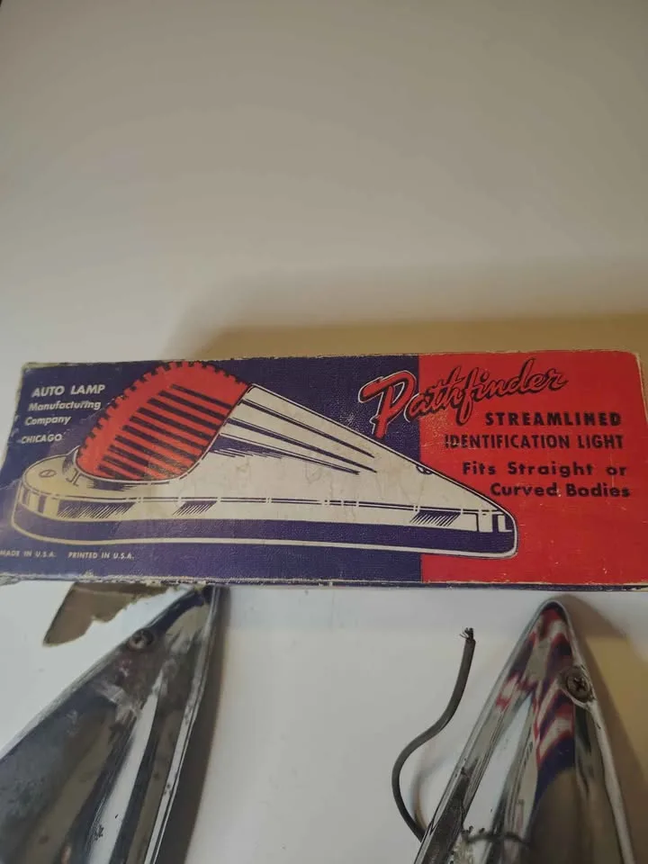 Vintage spray 474 cab lights. image indicator(8)