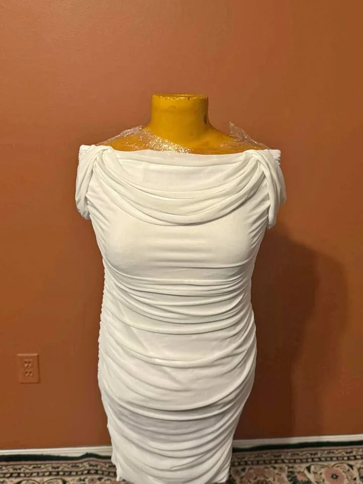 🎃 Brand New Size S –Pretty Garden Elegant  Off-Shoulder Dress 🤍✨ thumbnail