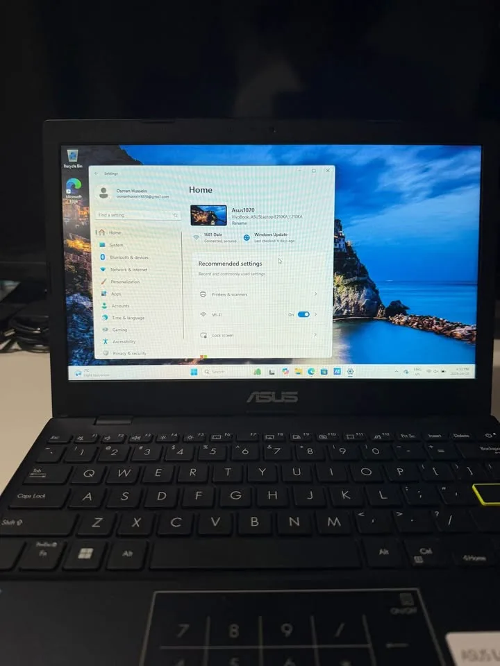 Asus L210 Laptop - 11.6" image indicator(2)