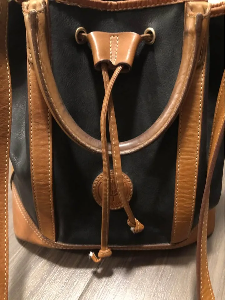 Women’s leather drawstring purse bag image indicator(5)