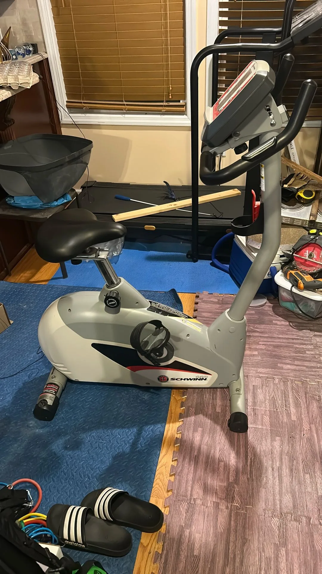 Schwinn BioFit Comfort Stationary Exercise Bike image indicator(2)