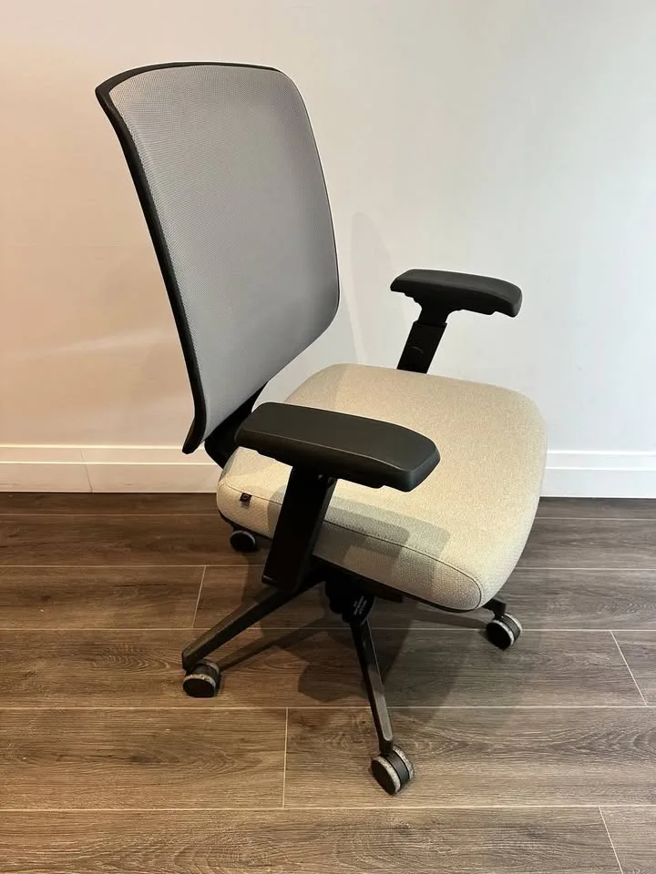 Quality Office Furniture Blowout Sale! image indicator(6)