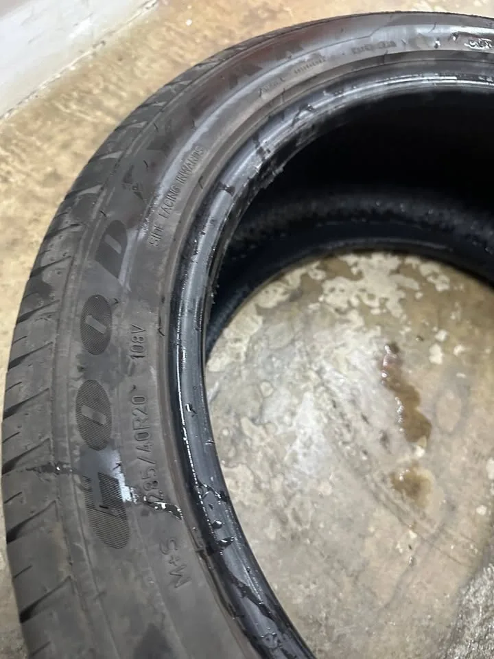 285/40R20 108V Goodyear eagle sport run flat image indicator(2)