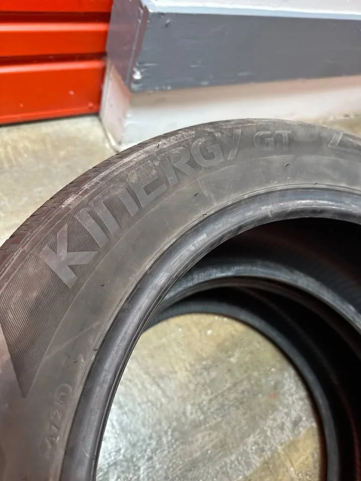 Tires 215/55R17 Hankook image indicator(4)