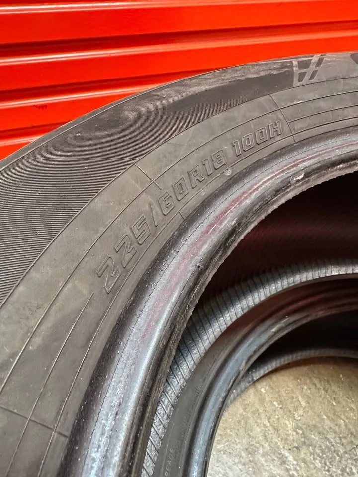 Tires 225/60R18 Yokohama image indicator(2)