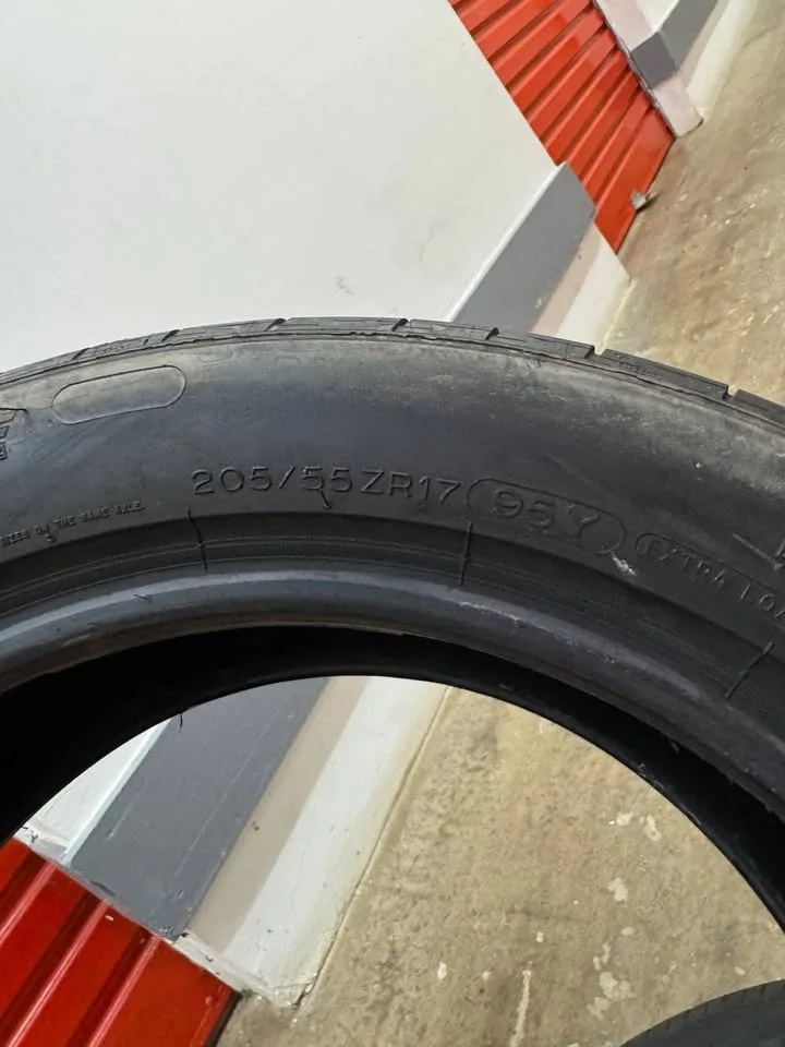 Tires 205/55R17 Michelin image indicator(2)