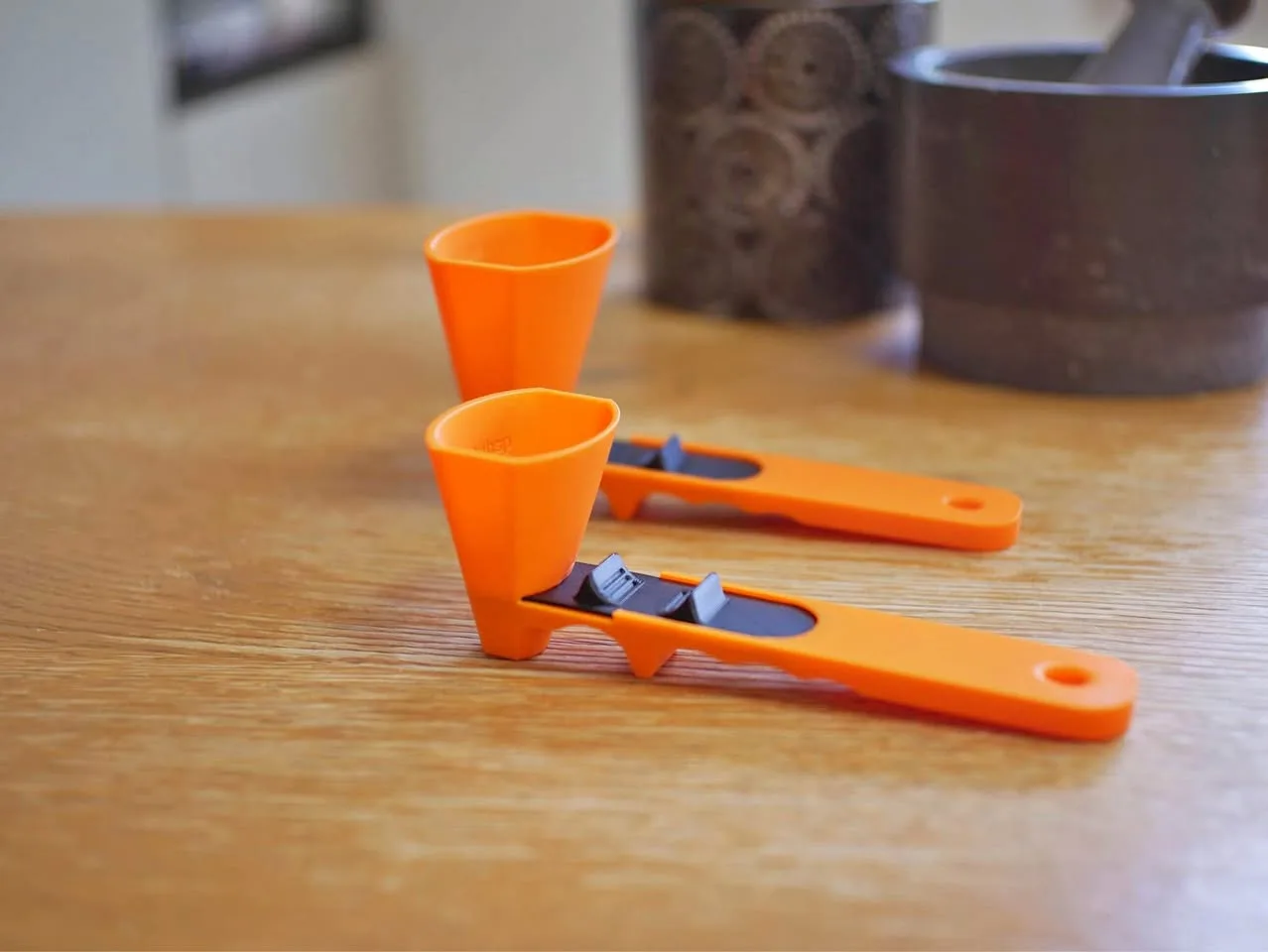 Powder scoop drop thumbnail